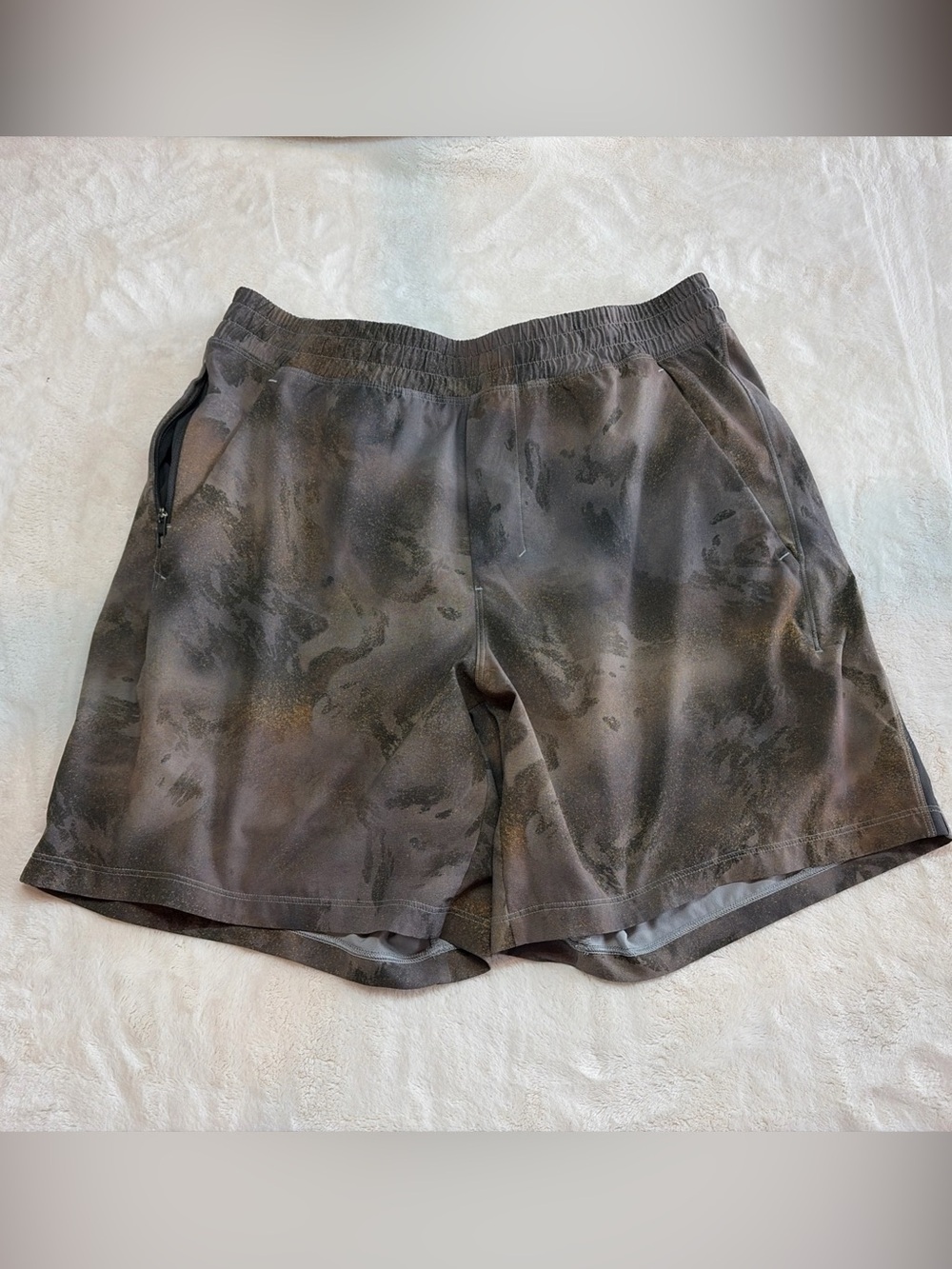 Lululemon Pacebreaker Camo Shorts Men’s Sz L 7” Inseam Compression Liner Shorts